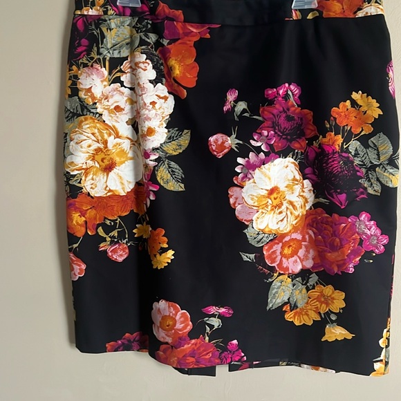 Worthington Black & Floral Skirt, 16W - Picture 1 of 1